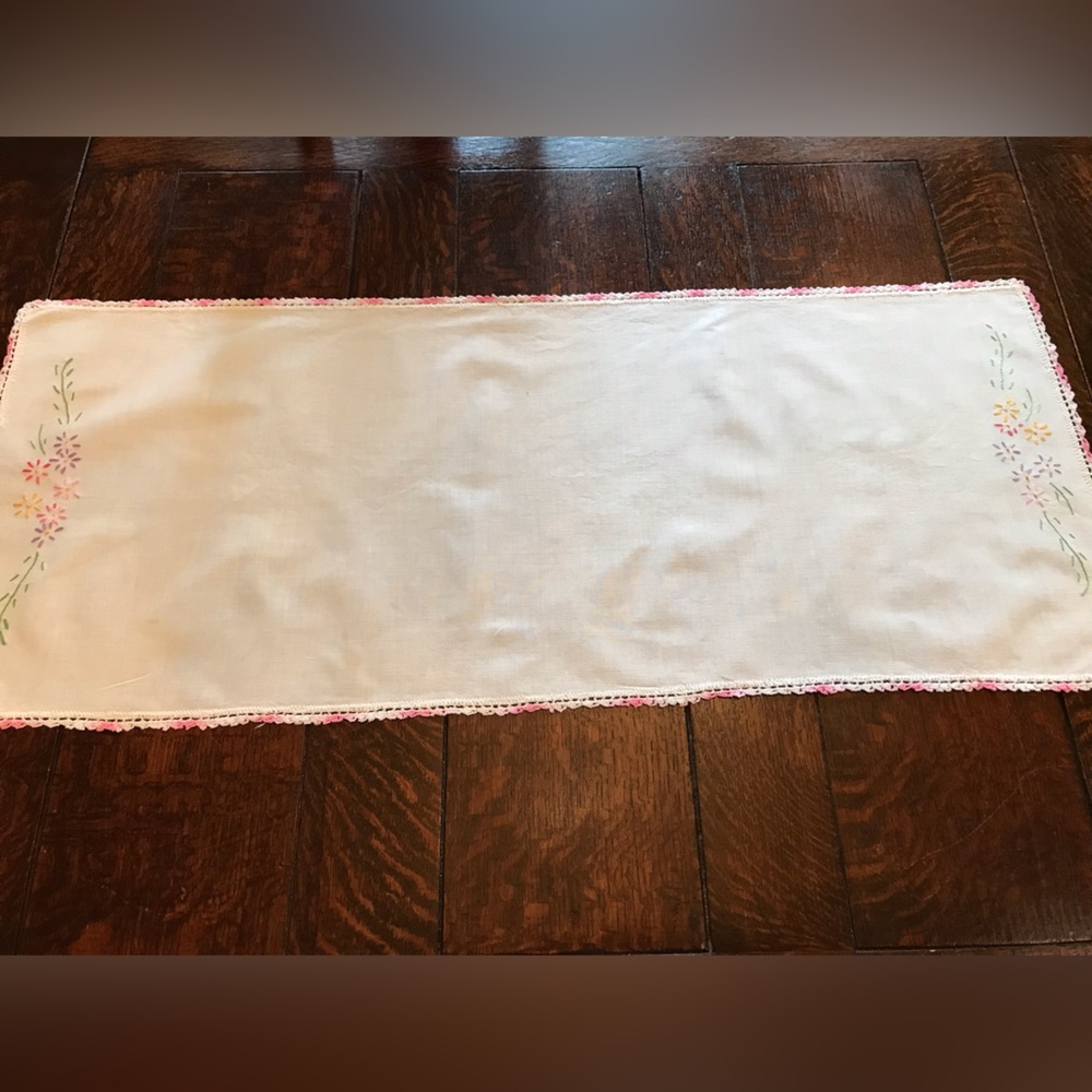 Vintage hand embroidered dresser scarf